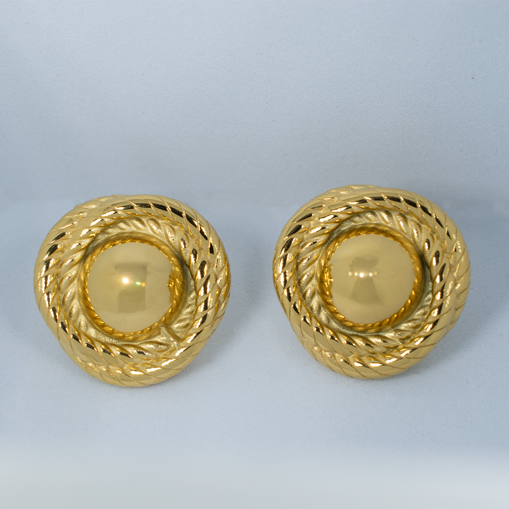 Alix Earle earrings 
Alix Earle jewelry