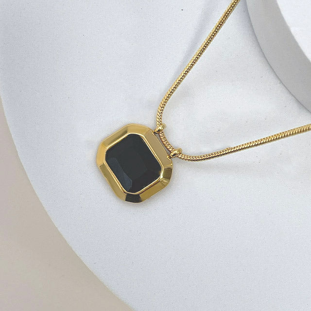 Luxure Black stone Pendant | Size : 14mm | 01Pcs – SATRA TRADERS