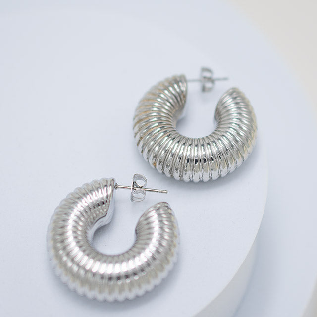Ribbed Wave small hoops