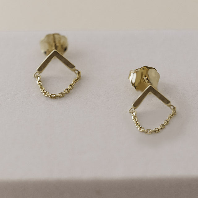 14kt Gold | V Chain Earring Studs
